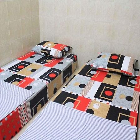 Tri Star Homestay Мадиун Экстерьер фото