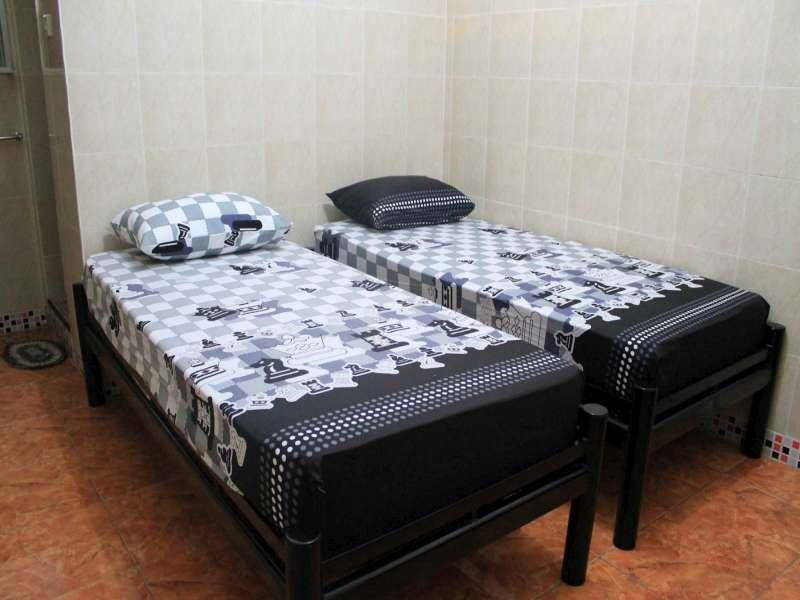 Tri Star Homestay Мадиун Экстерьер фото